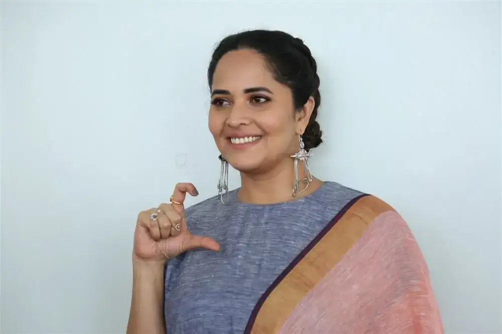 TELUGU ACTRESS ANASUYA BHARADWAJ AT LATEST MOVIE INTERVIEW 10